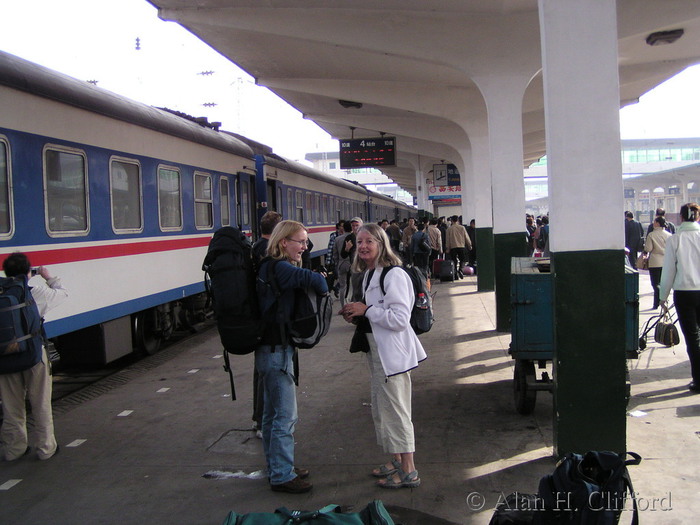 Margaret and Ailie at Xi&rsquo;an station